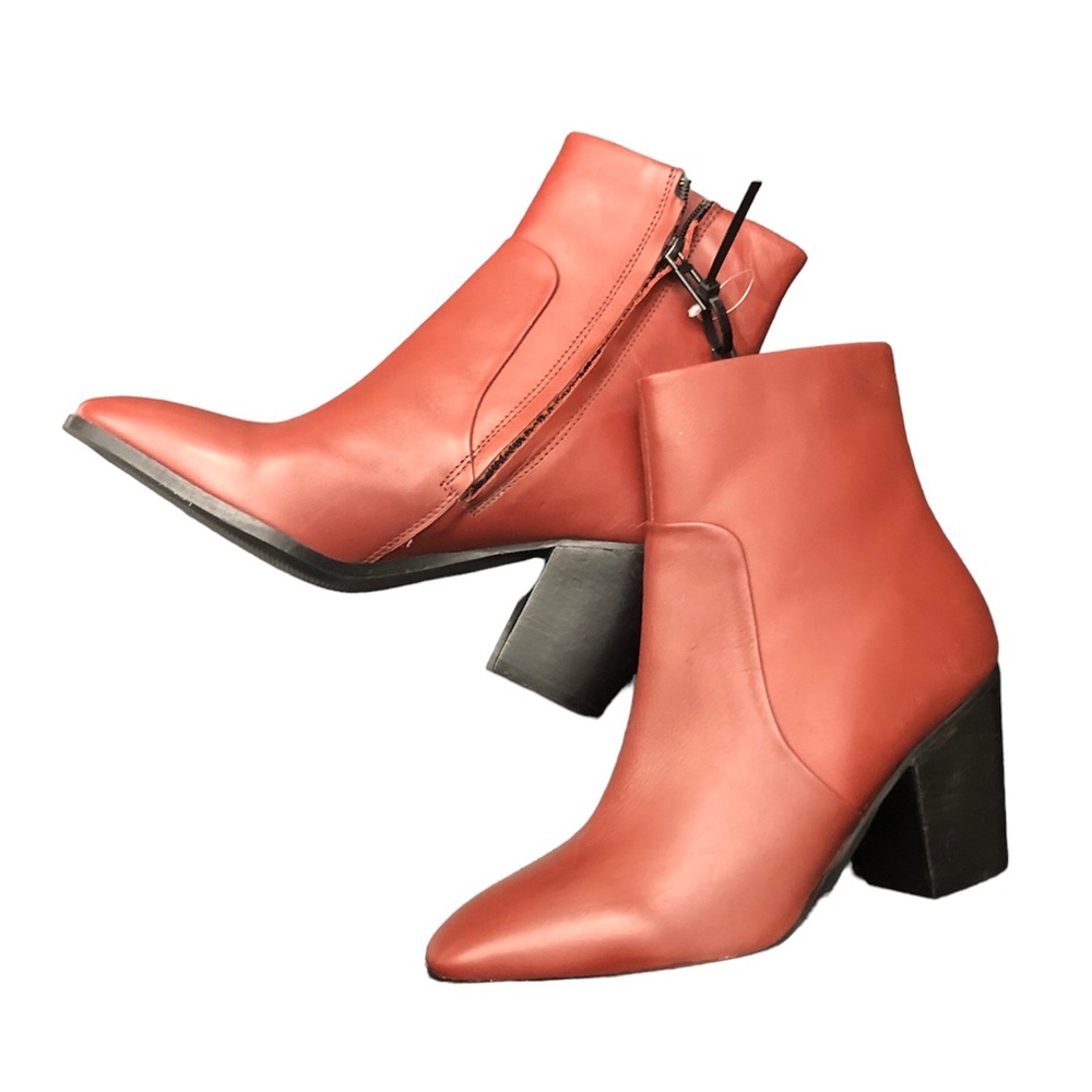 🆕 Dark Brown Leather Booties